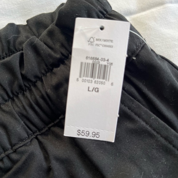 New Gap women’s shorts (large, black) - Picture 3 of 4